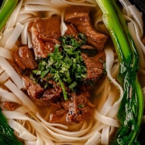 Sopa de Falda de Res y Fideos